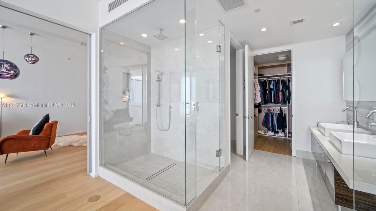 1100 Biscayne Blvd Unit: 5004