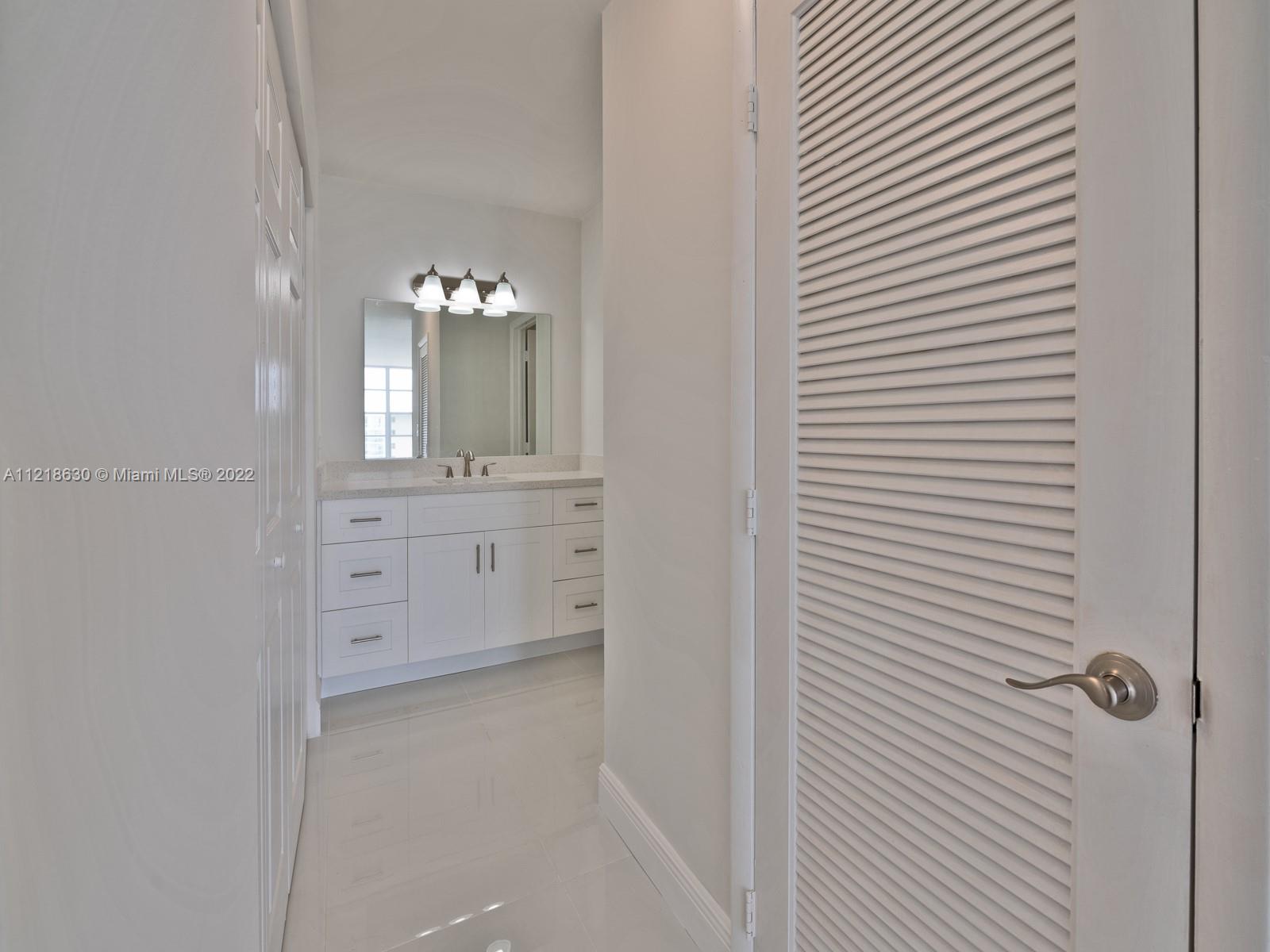 3800 S Ocean Dr Unit: 1517
