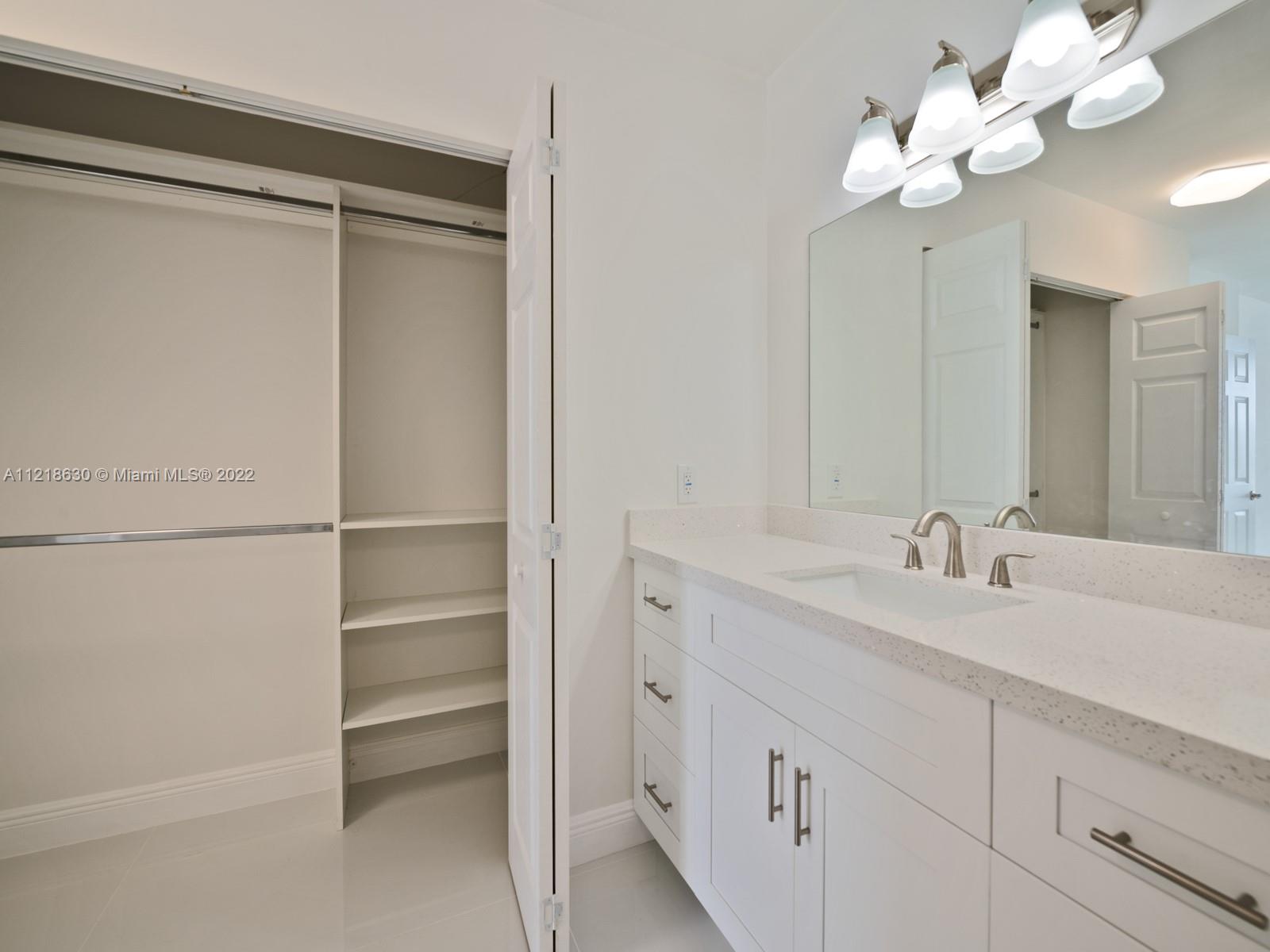 3800 S Ocean Dr Unit: 1517