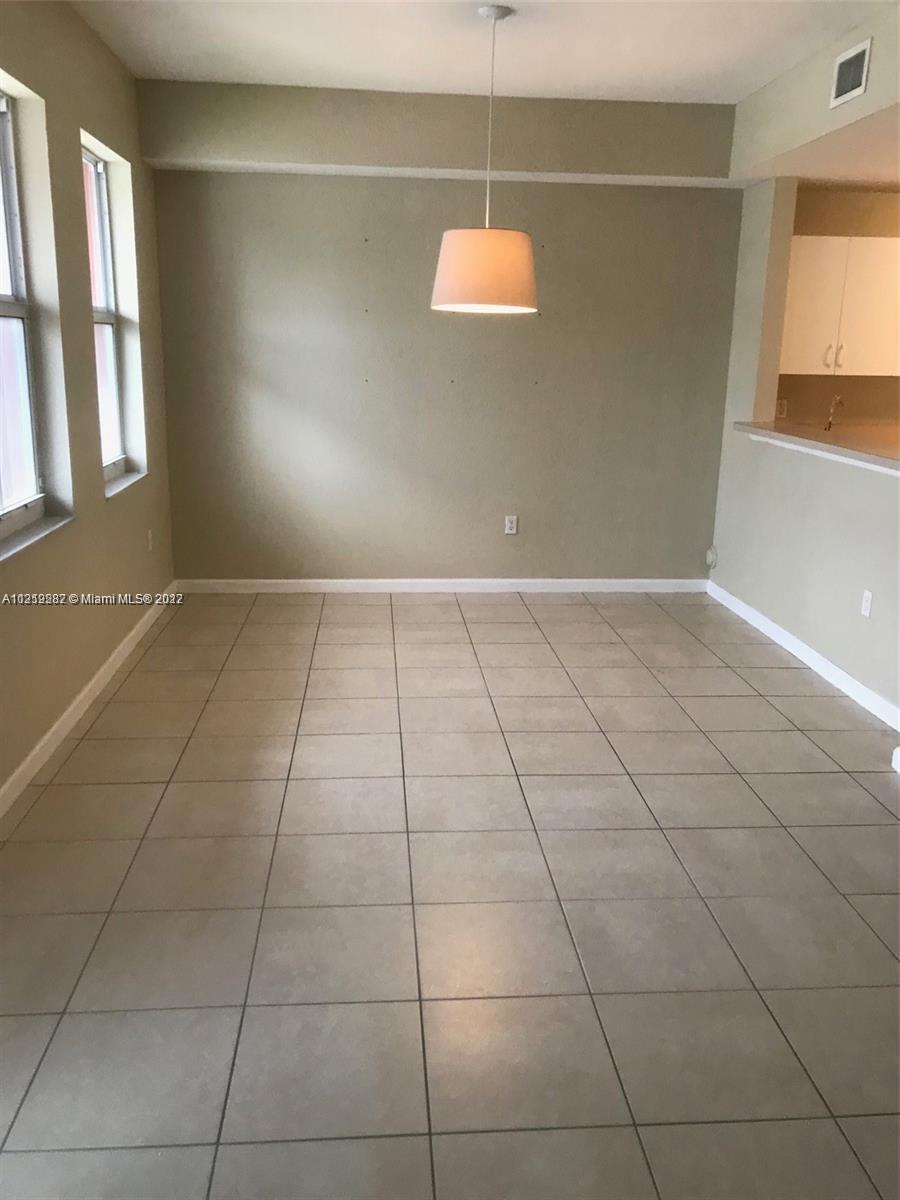 11102 NW 83rd St Unit: 102