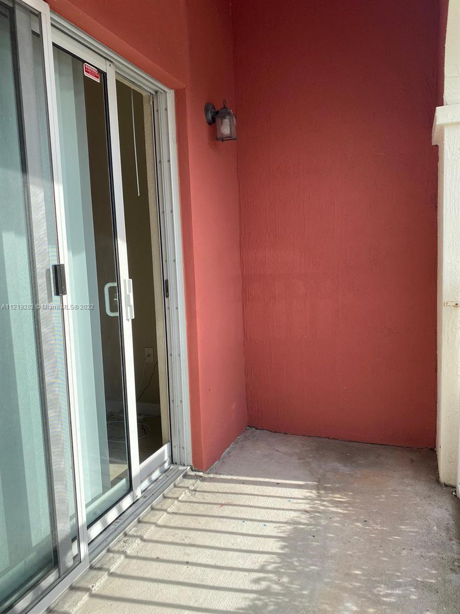 11102 NW 83rd St Unit: 102