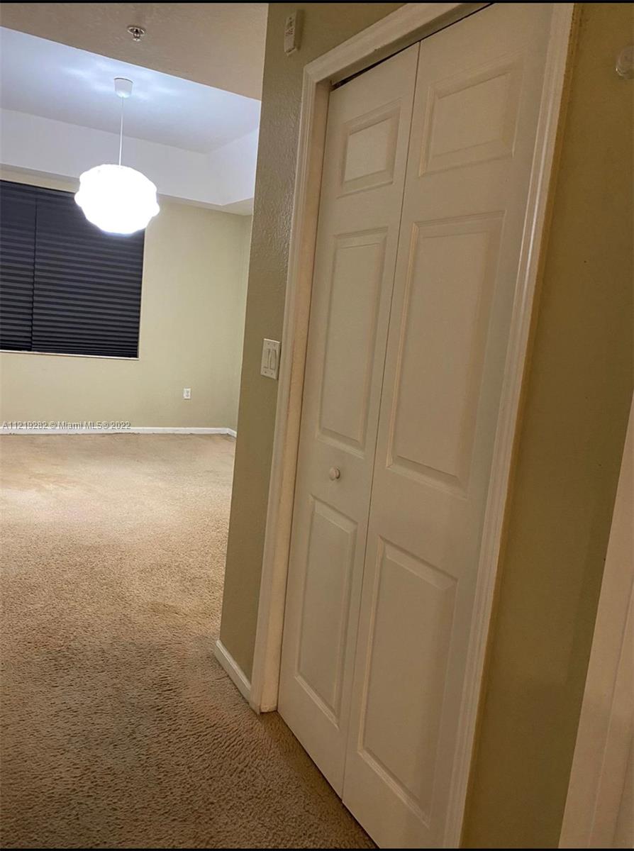 11102 NW 83rd St Unit: 102