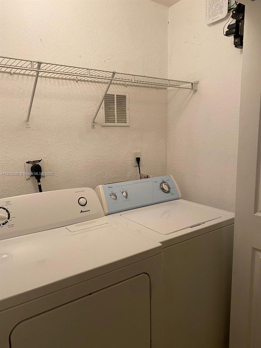 11102 NW 83rd St Unit: 102