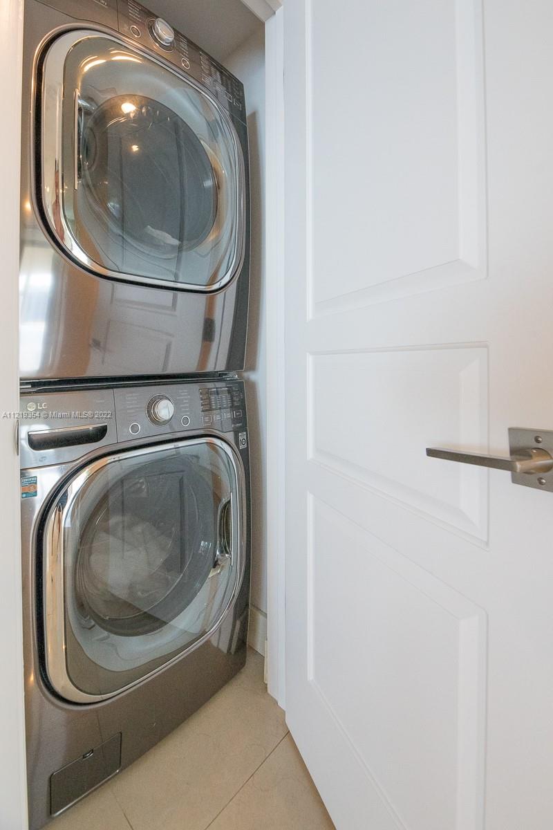 465 Brickell Ave Unit: 4301