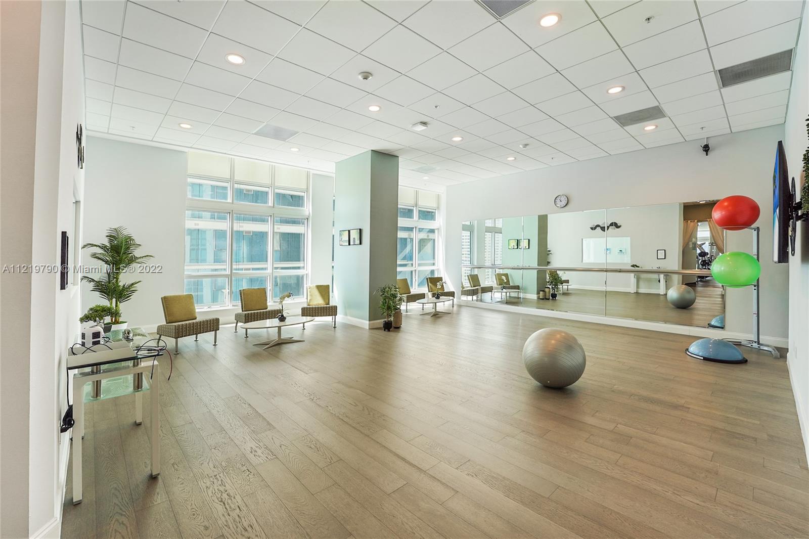 300 S Biscayne Blvd Unit: T-3405