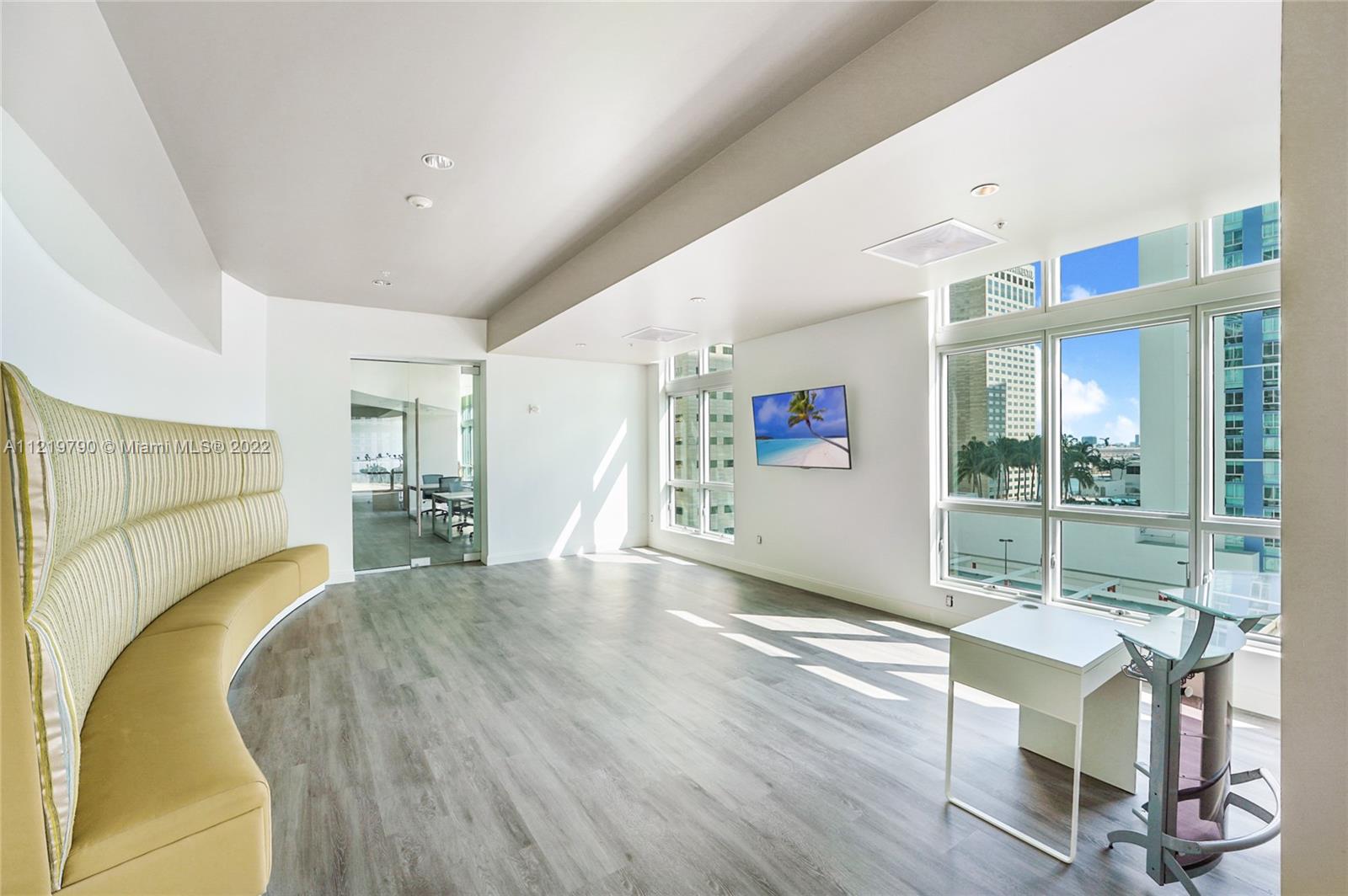 300 S Biscayne Blvd Unit: T-3405