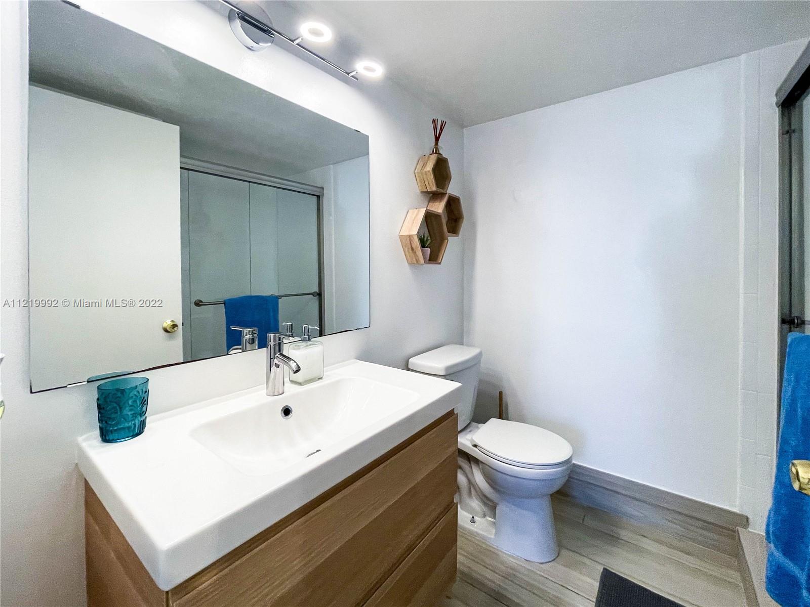 710 Washington Ave Unit: 323