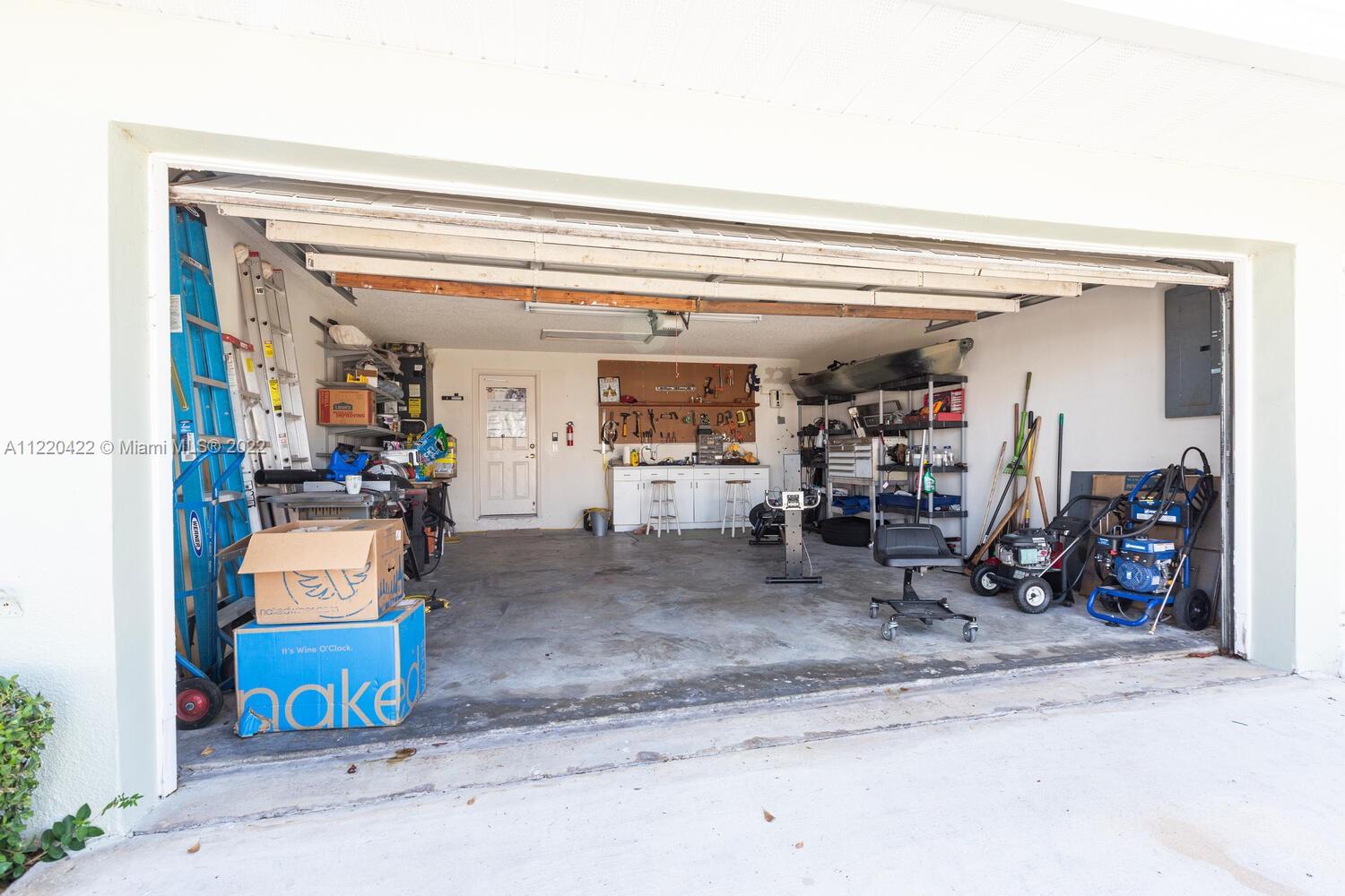 707 SE 27th Dr