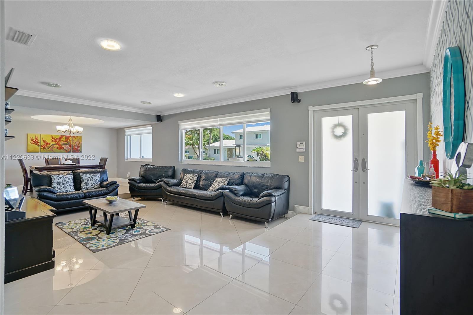 9102 SW 65th Ter