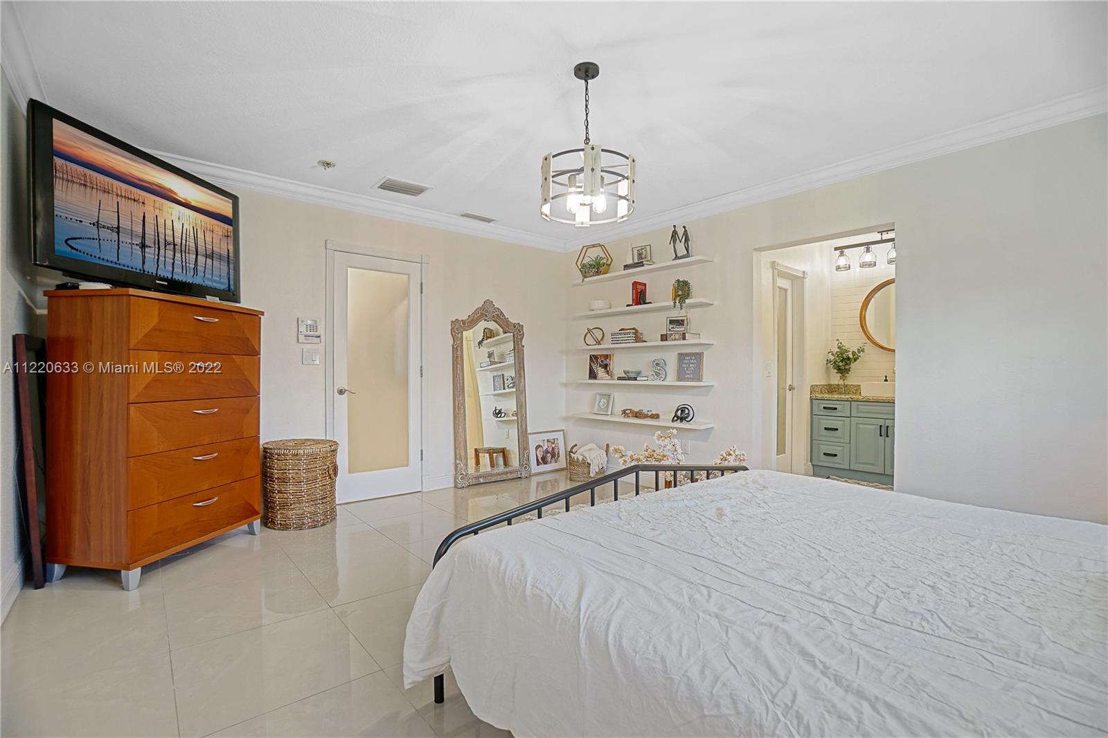 9102 SW 65th Ter