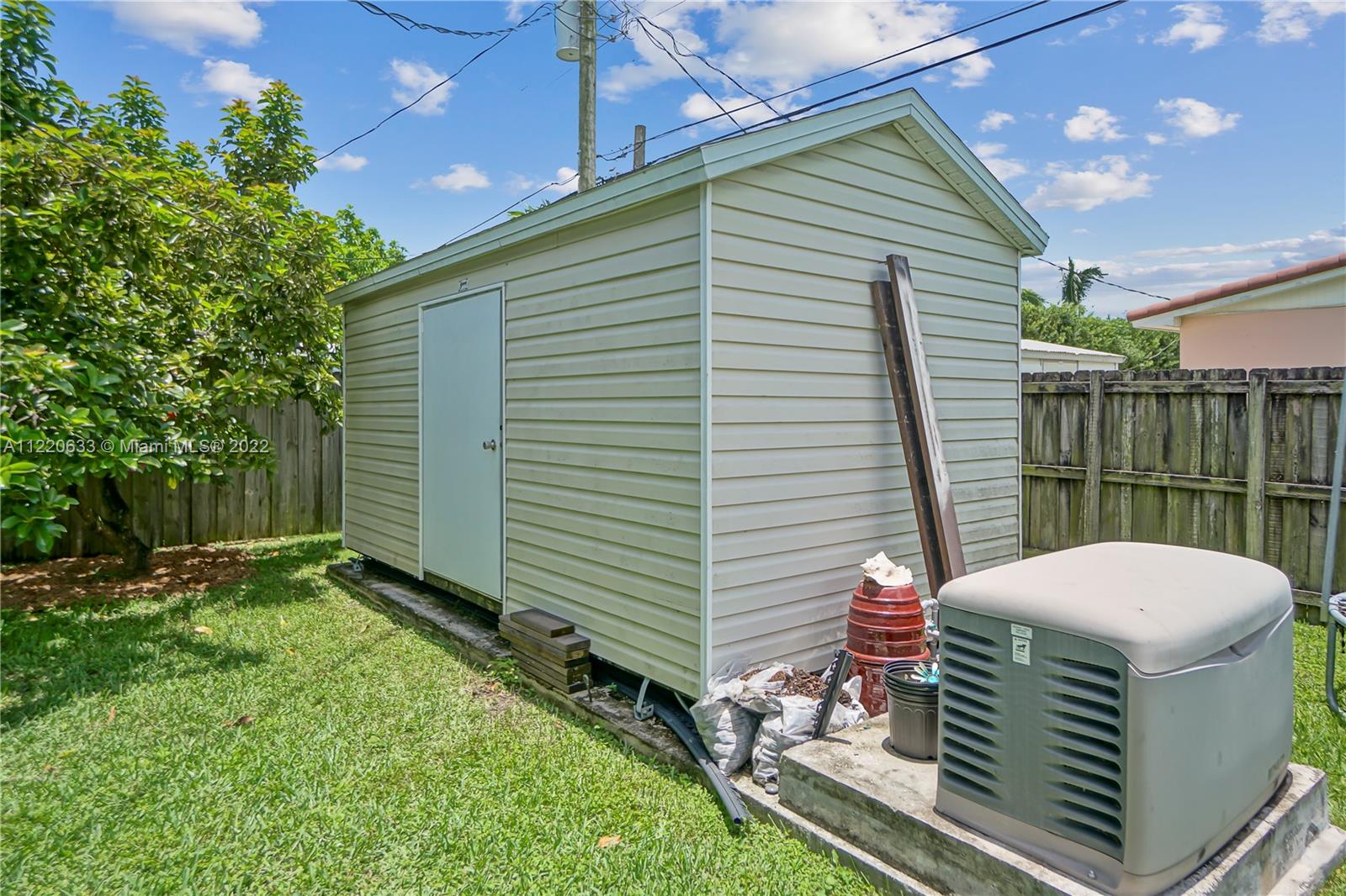 9102 SW 65th Ter