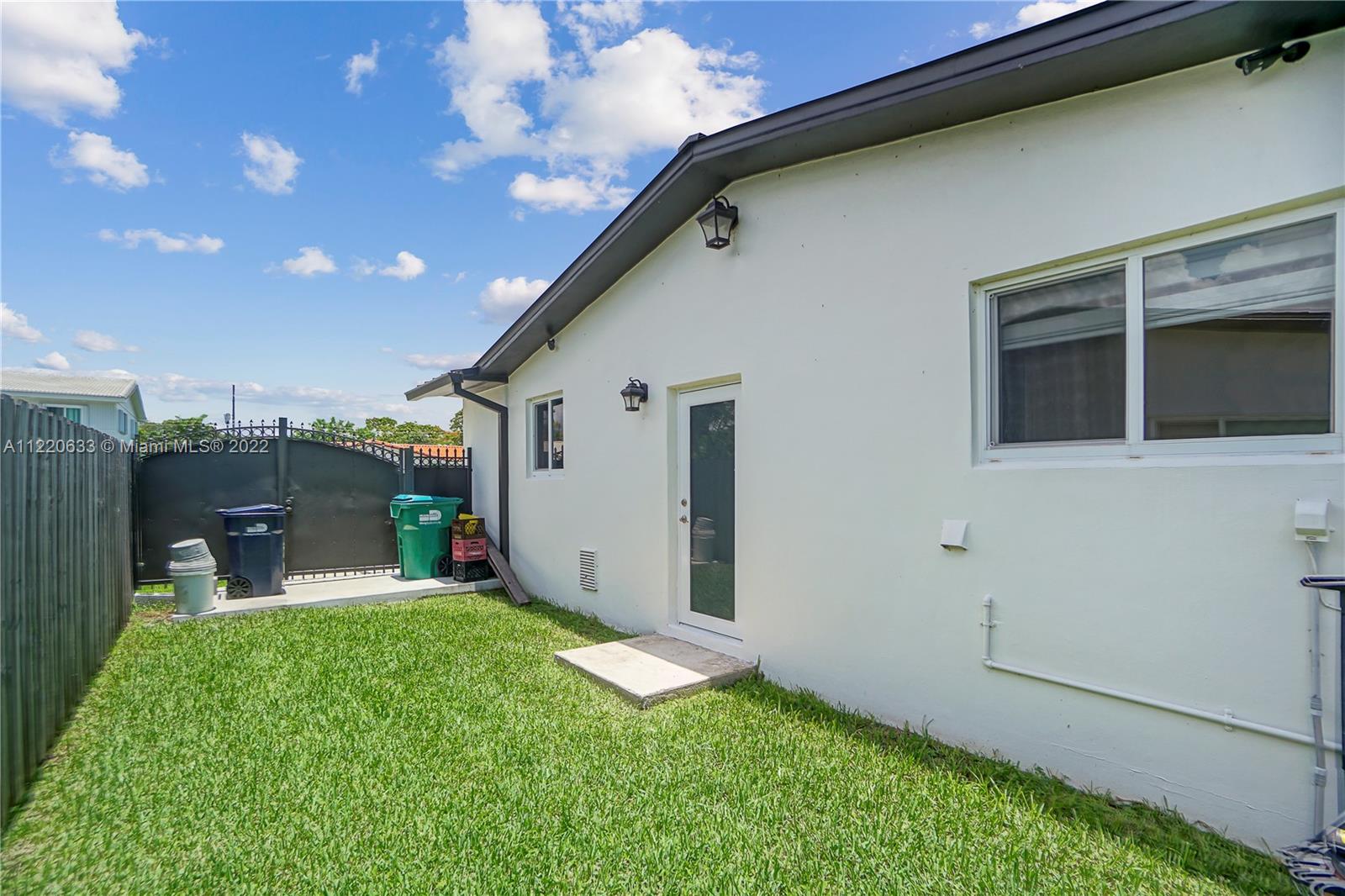 9102 SW 65th Ter