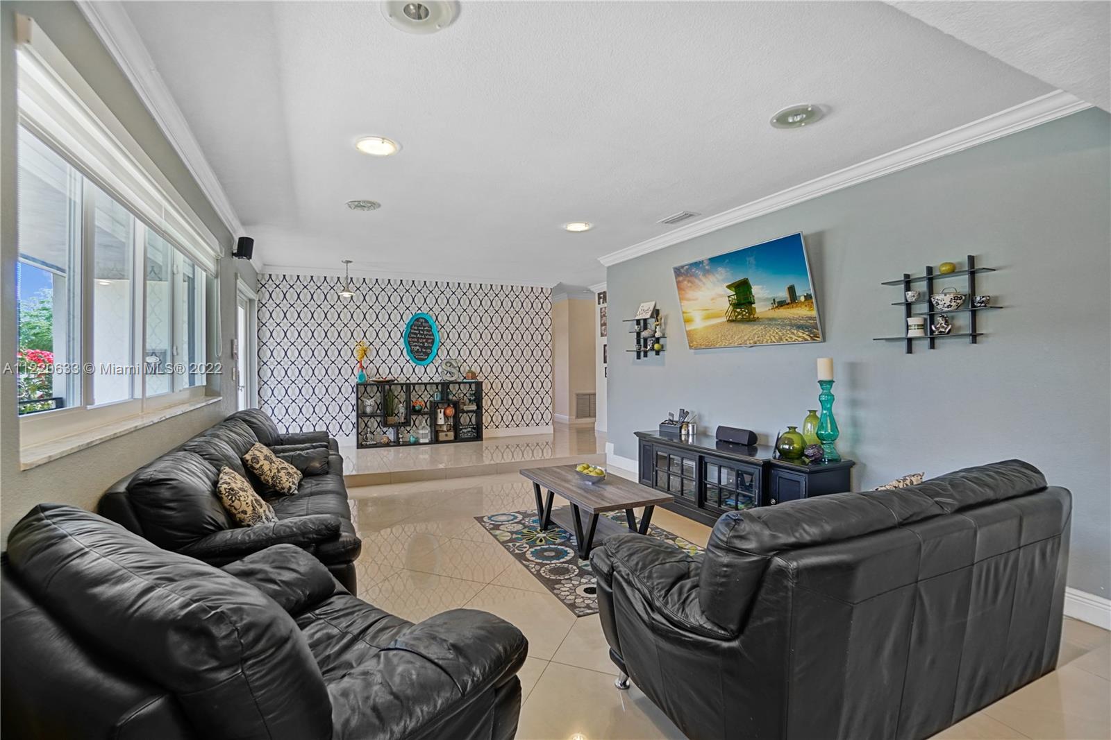 9102 SW 65th Ter