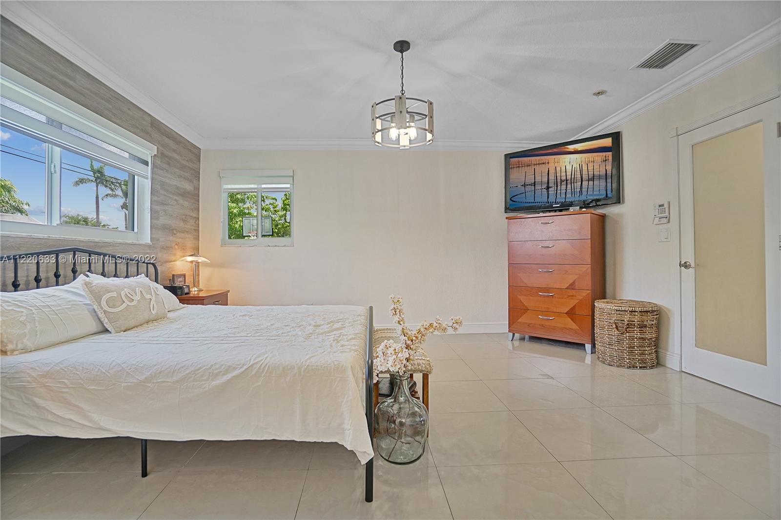 9102 SW 65th Ter