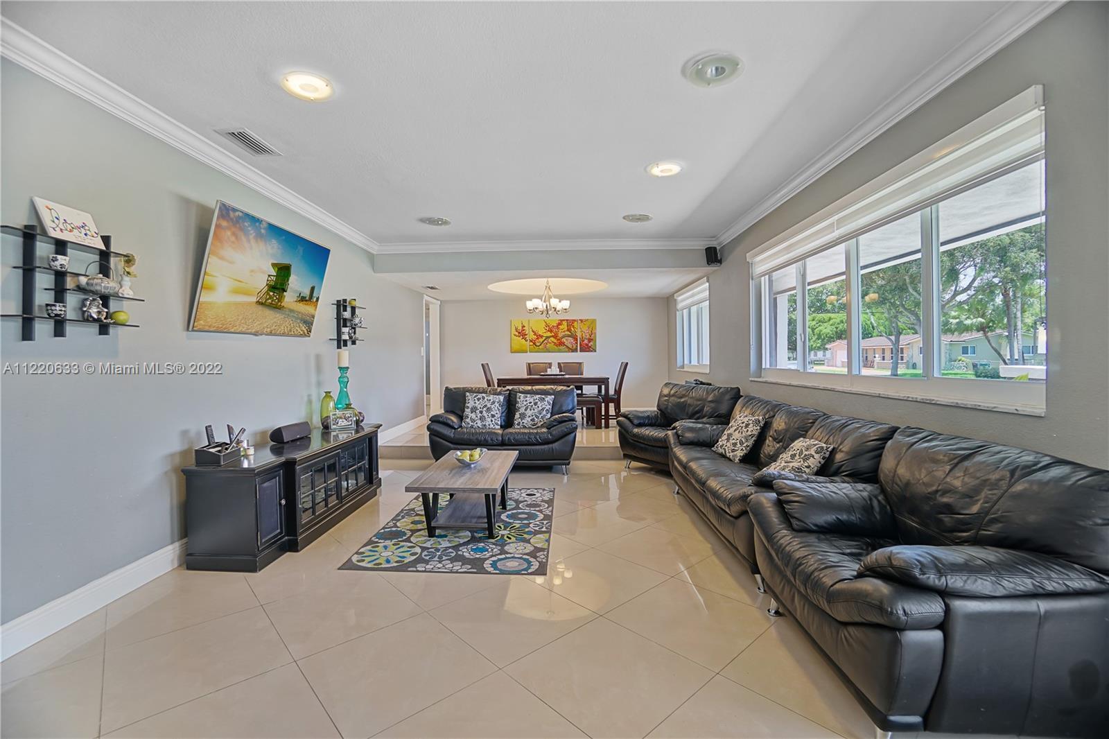9102 SW 65th Ter