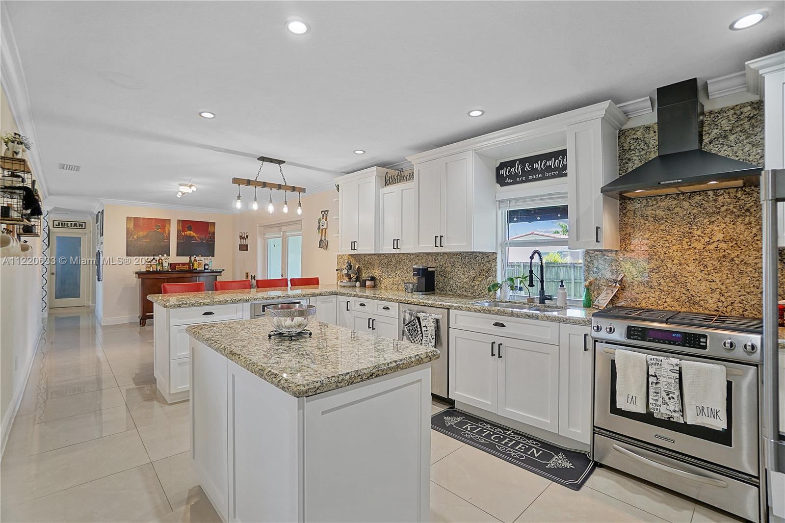 9102 SW 65th Ter