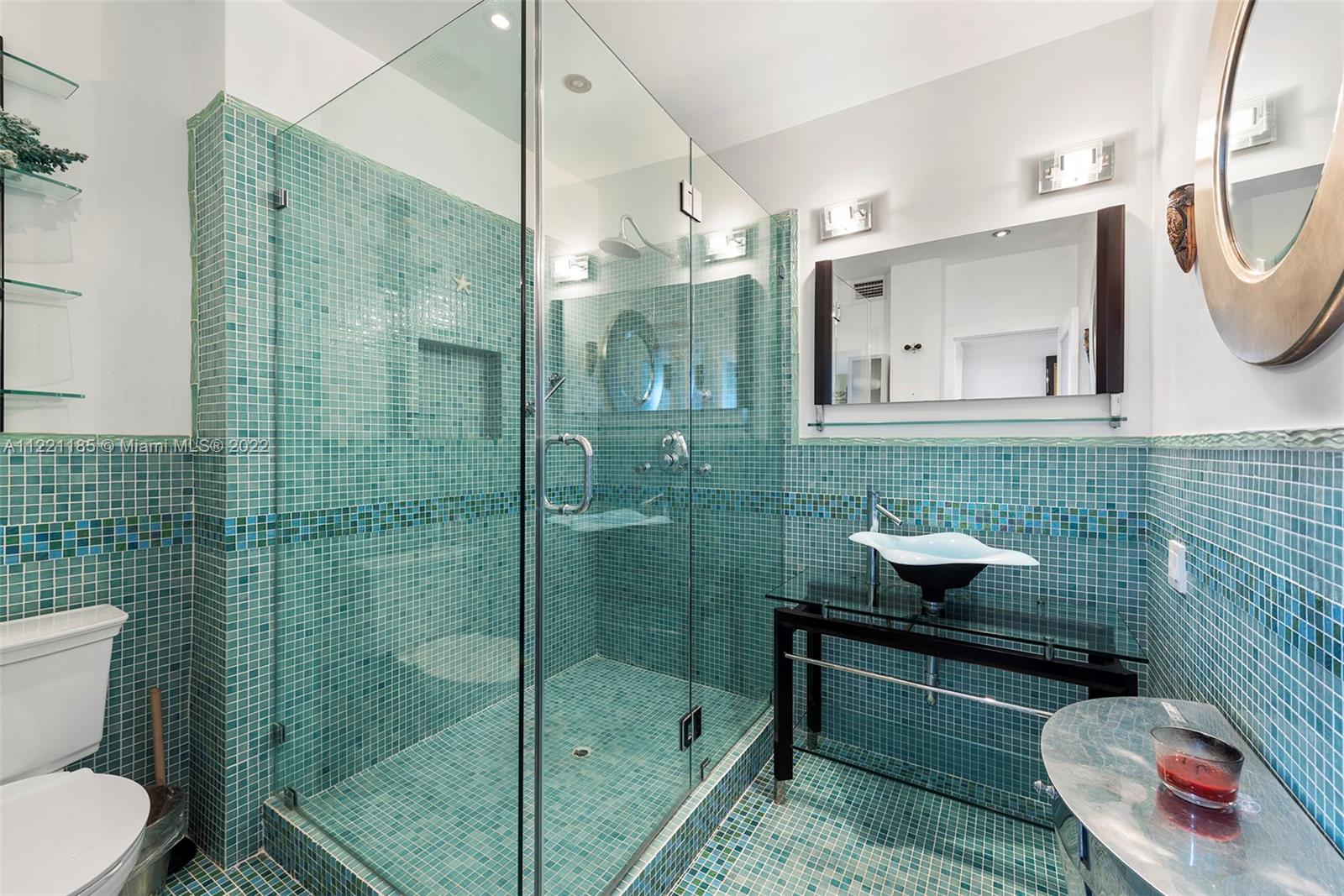 20 Island Ave Unit: PH2