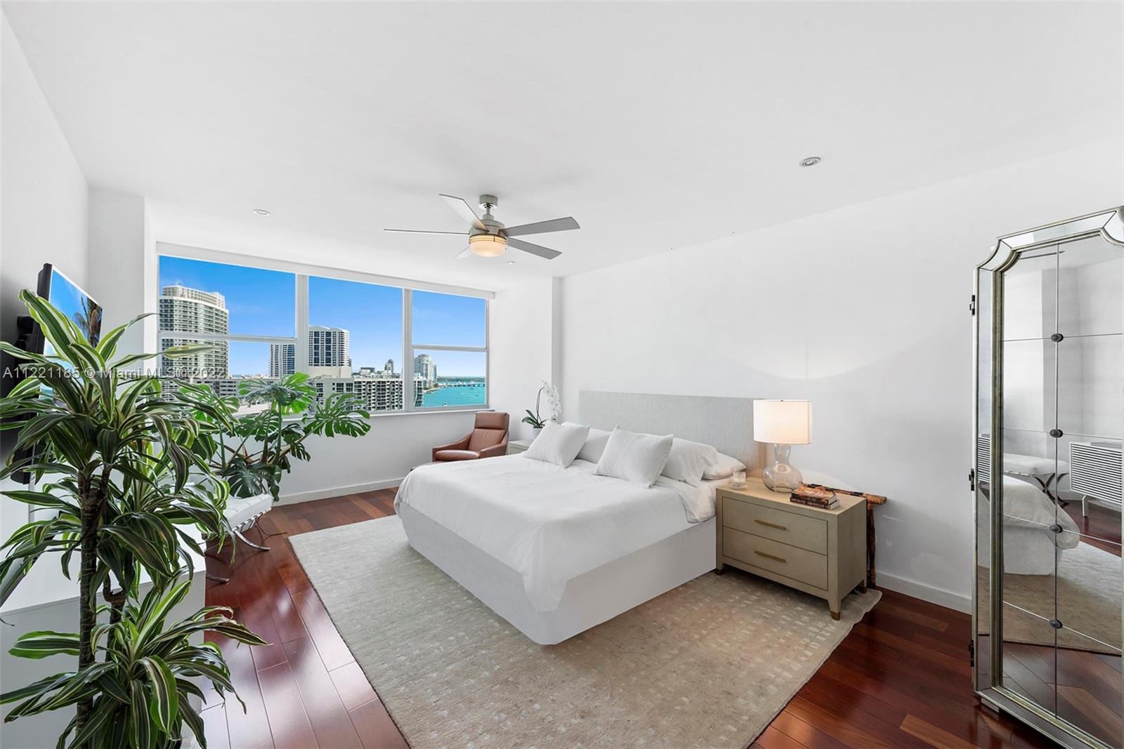 20 Island Ave Unit: PH2