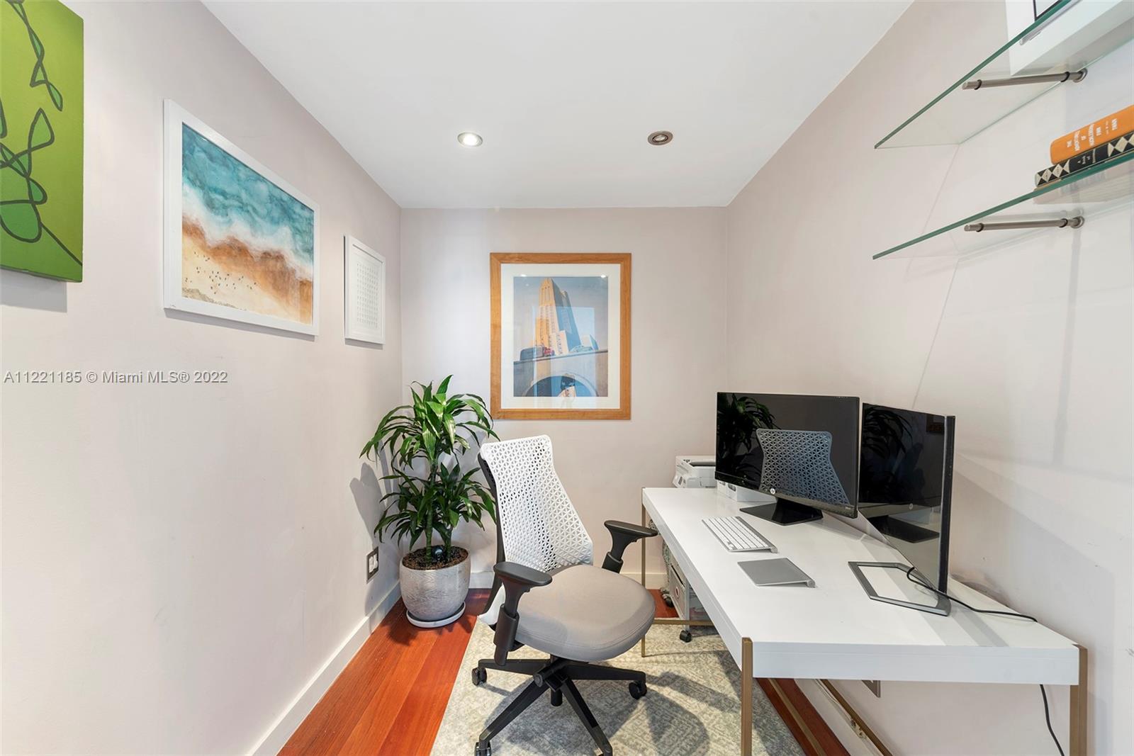 20 Island Ave Unit: PH2
