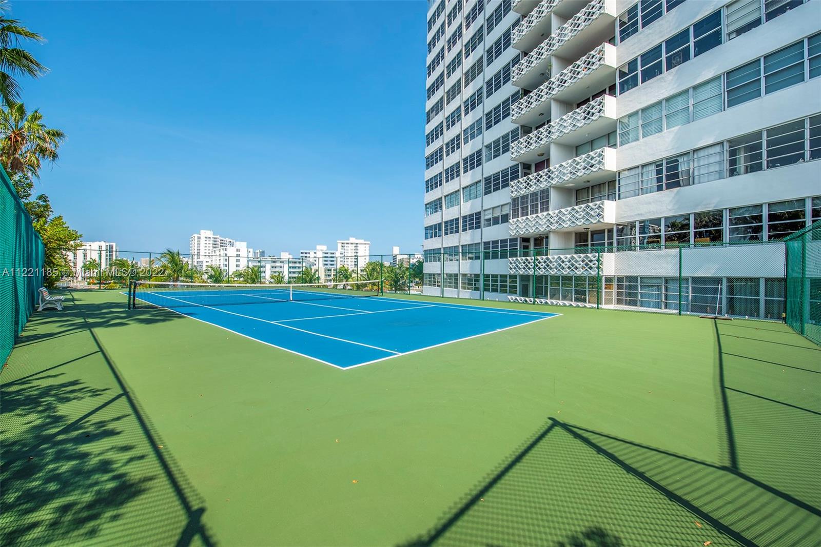 20 Island Ave Unit: PH2