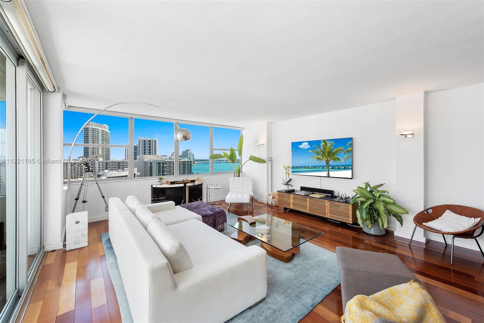 20 Island Ave Unit: PH2