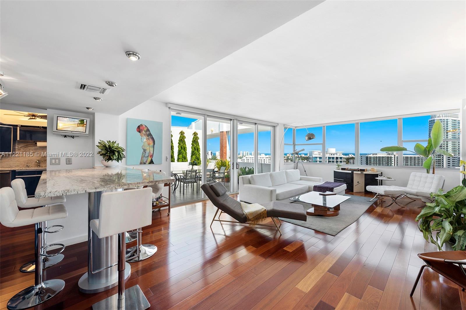 20 Island Ave Unit: PH2