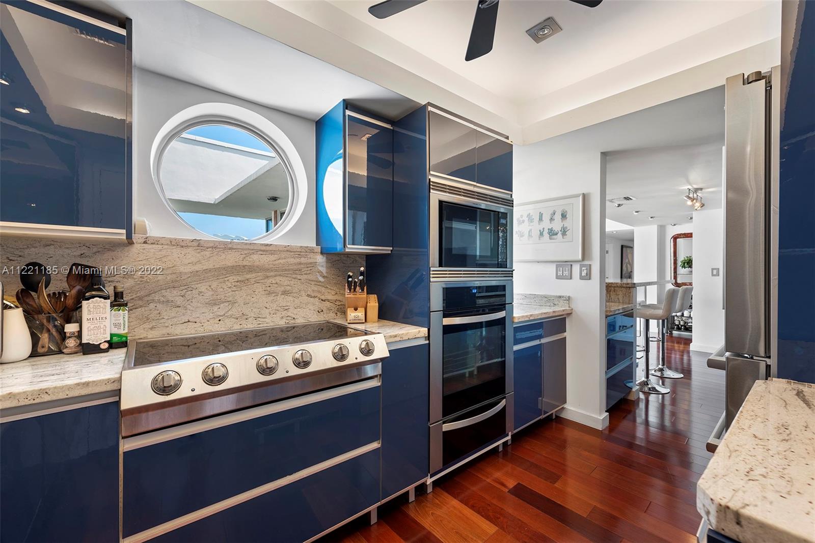20 Island Ave Unit: PH2