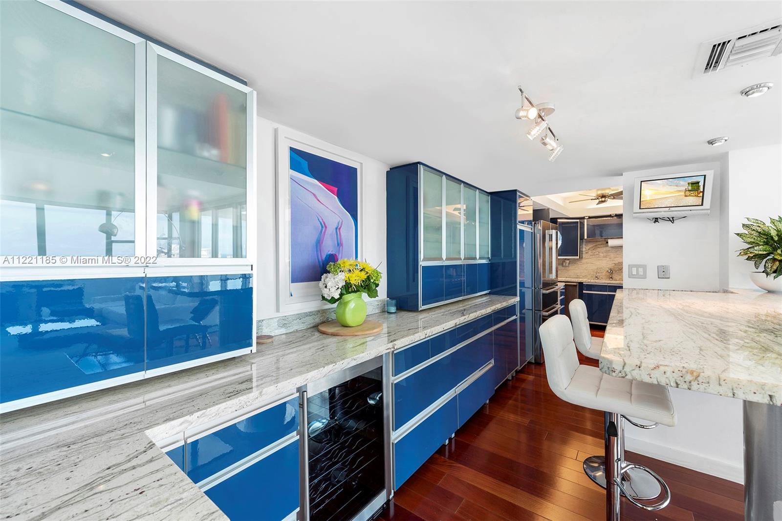 20 Island Ave Unit: PH2