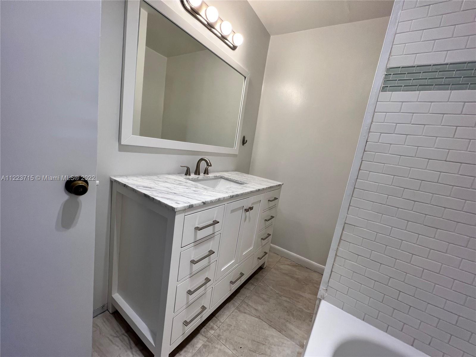 1518 SW 2nd Ave Unit: 0