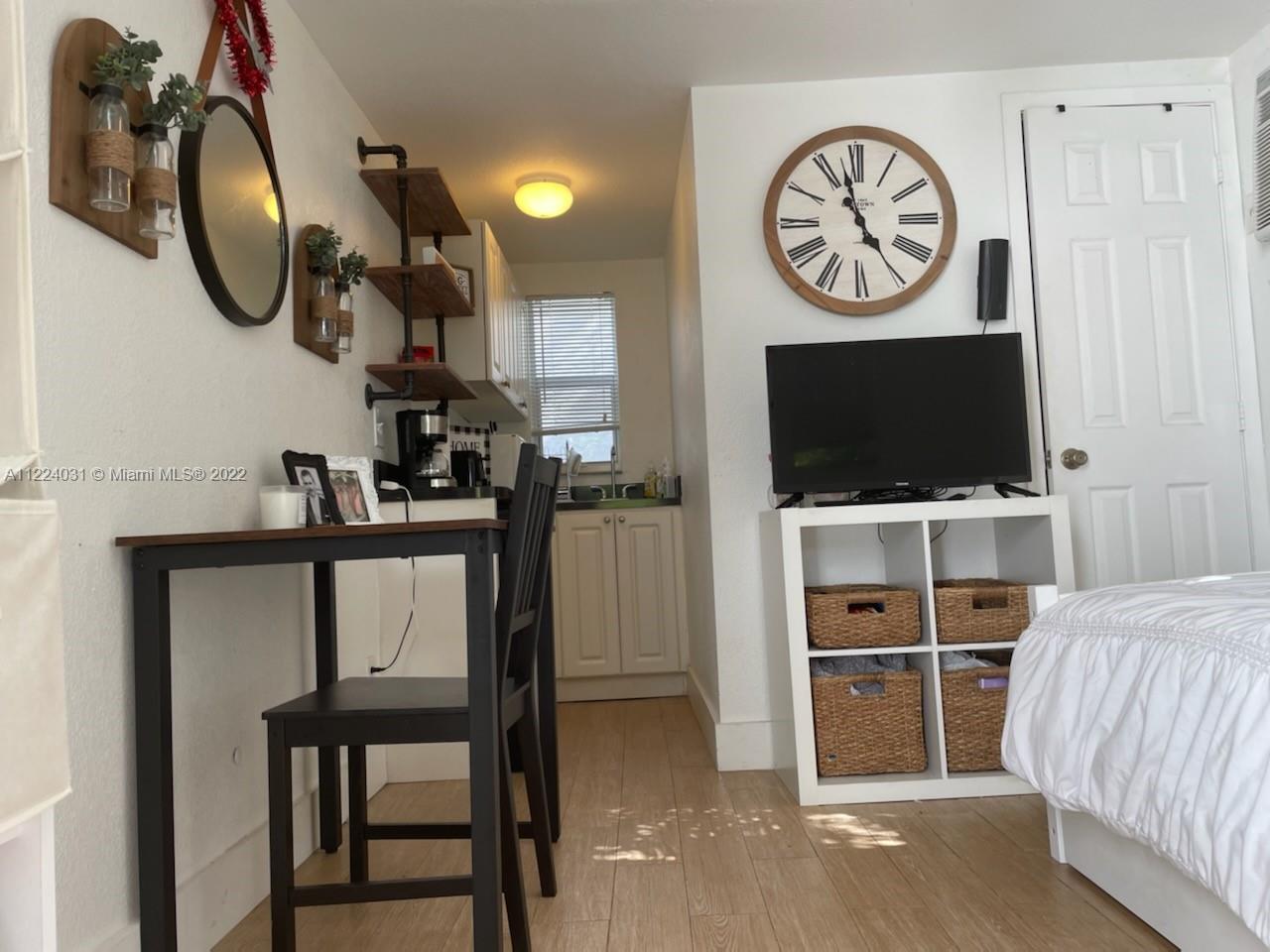 1222 Pizarro St Unit: 2