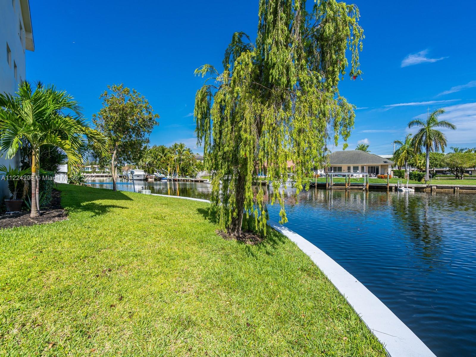450 Paradise Isle Blvd Unit: 101