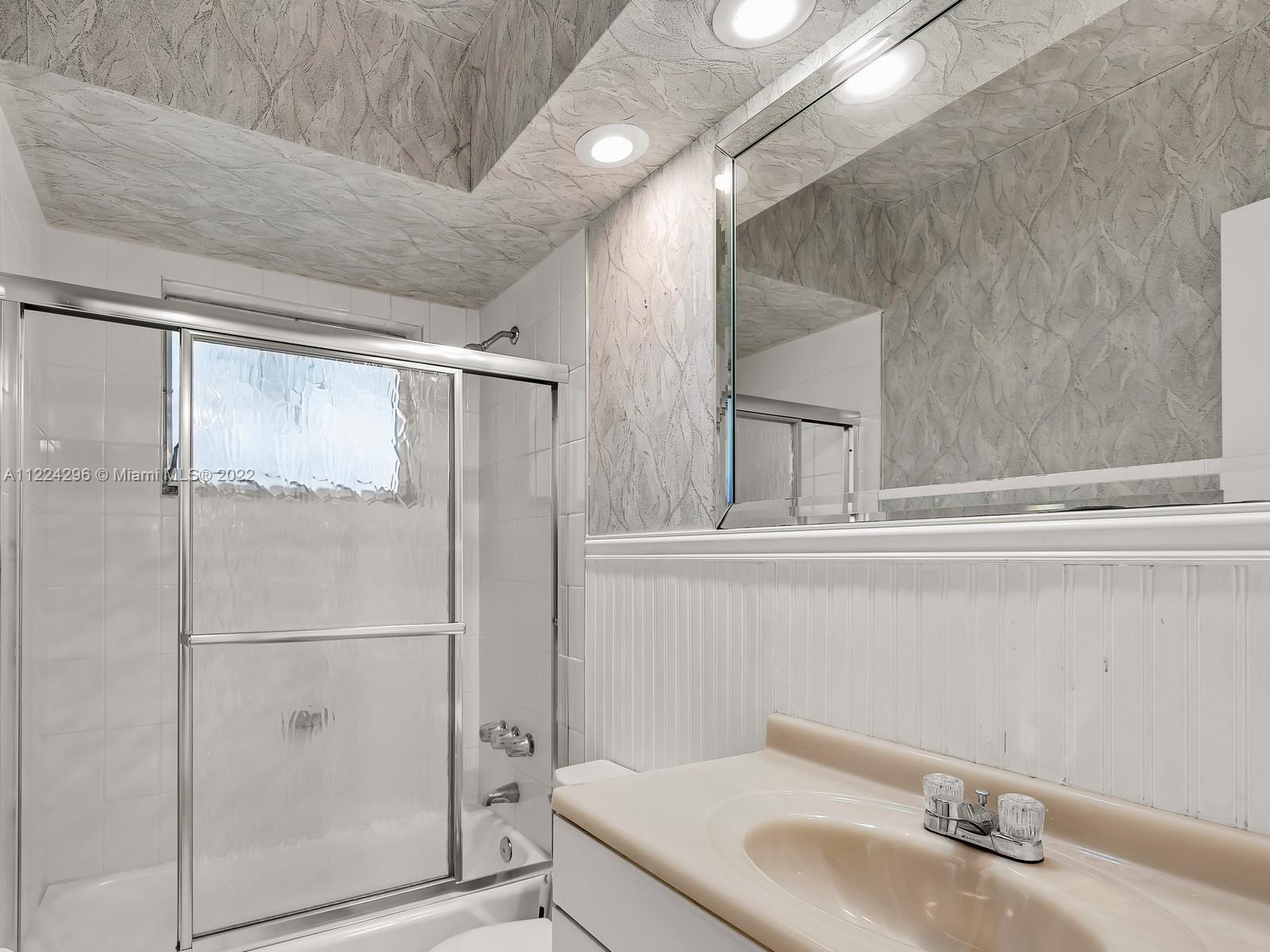 450 Paradise Isle Blvd Unit: 101