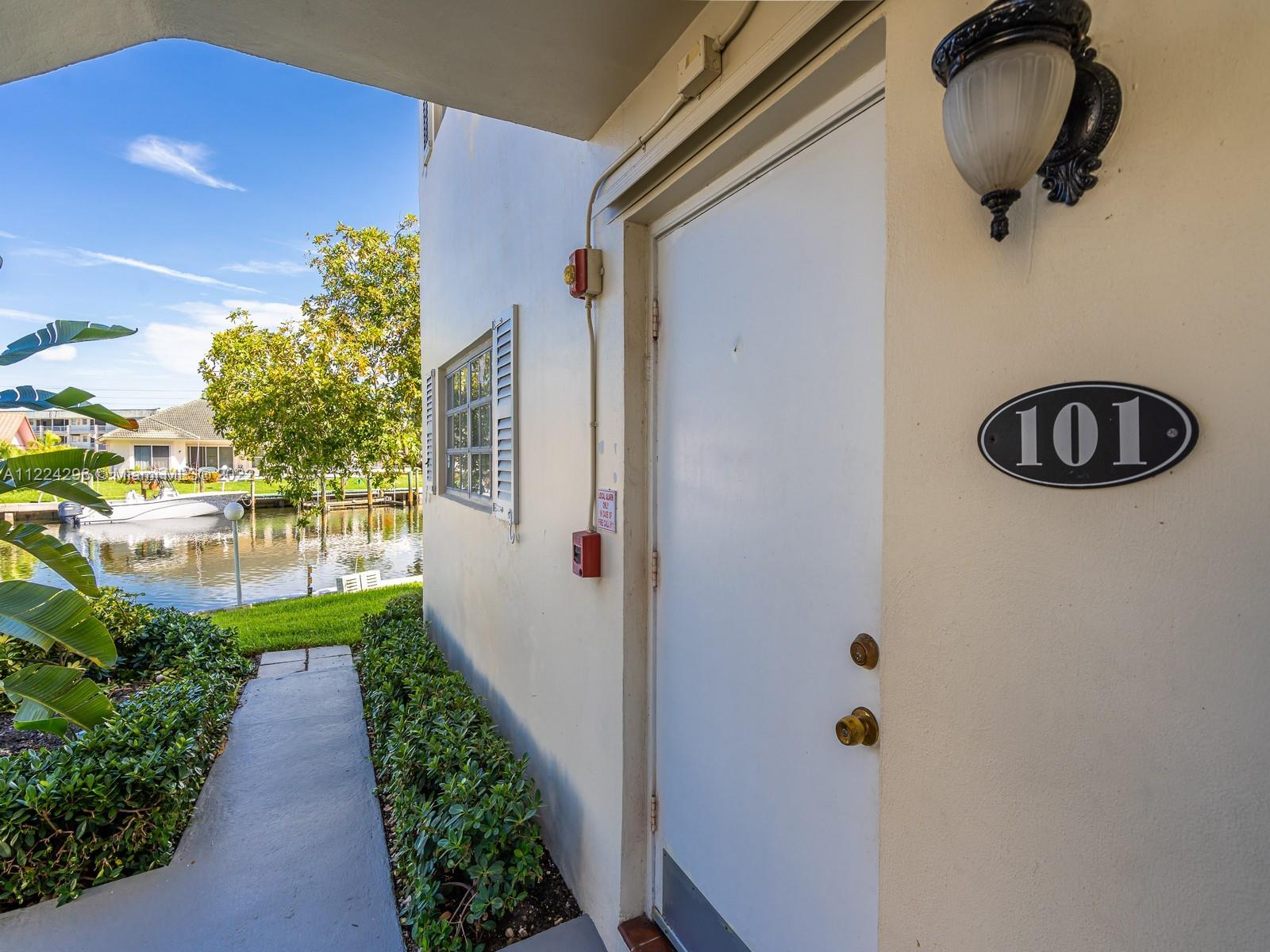 450 Paradise Isle Blvd Unit: 101