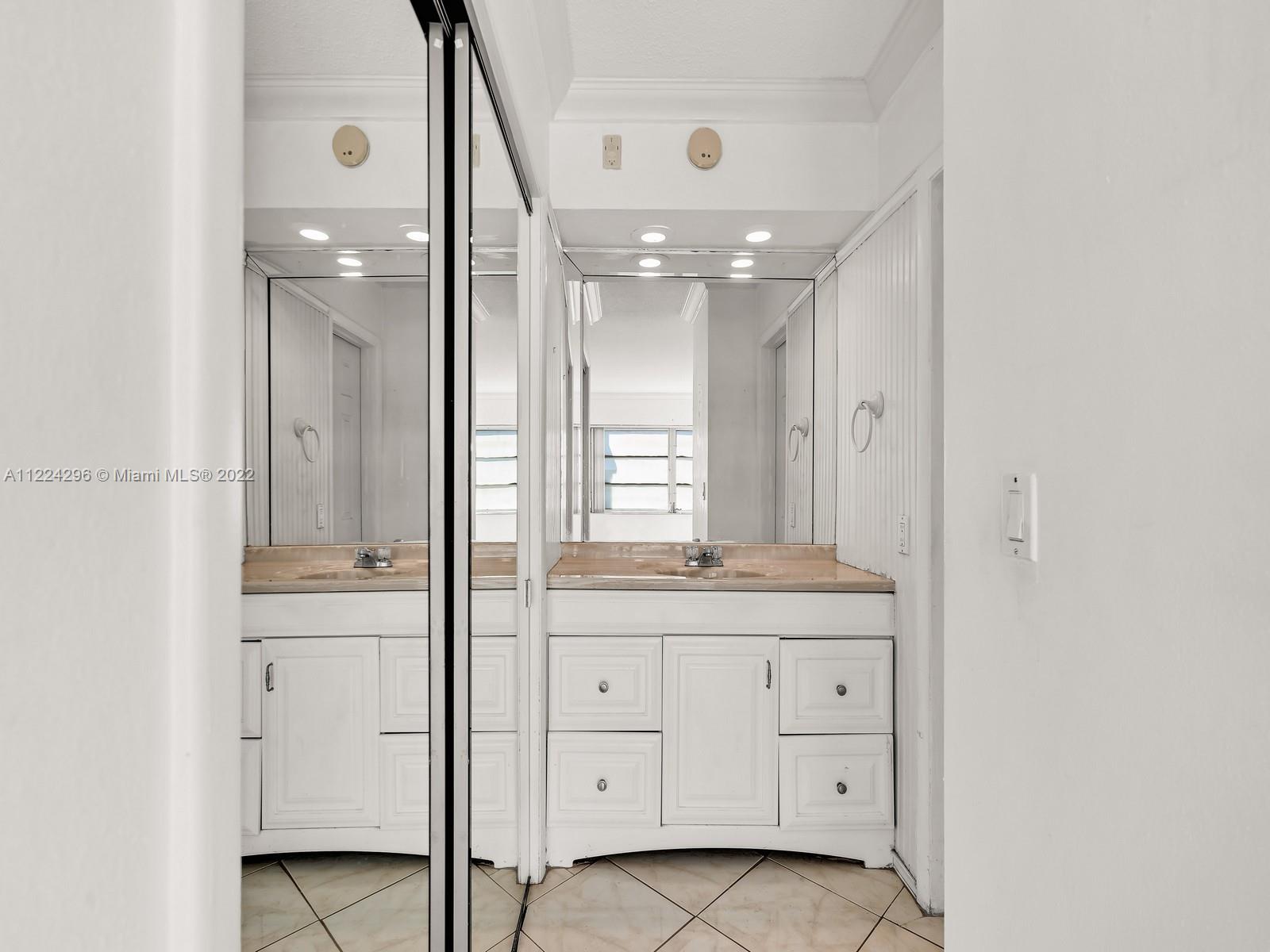 450 Paradise Isle Blvd Unit: 101