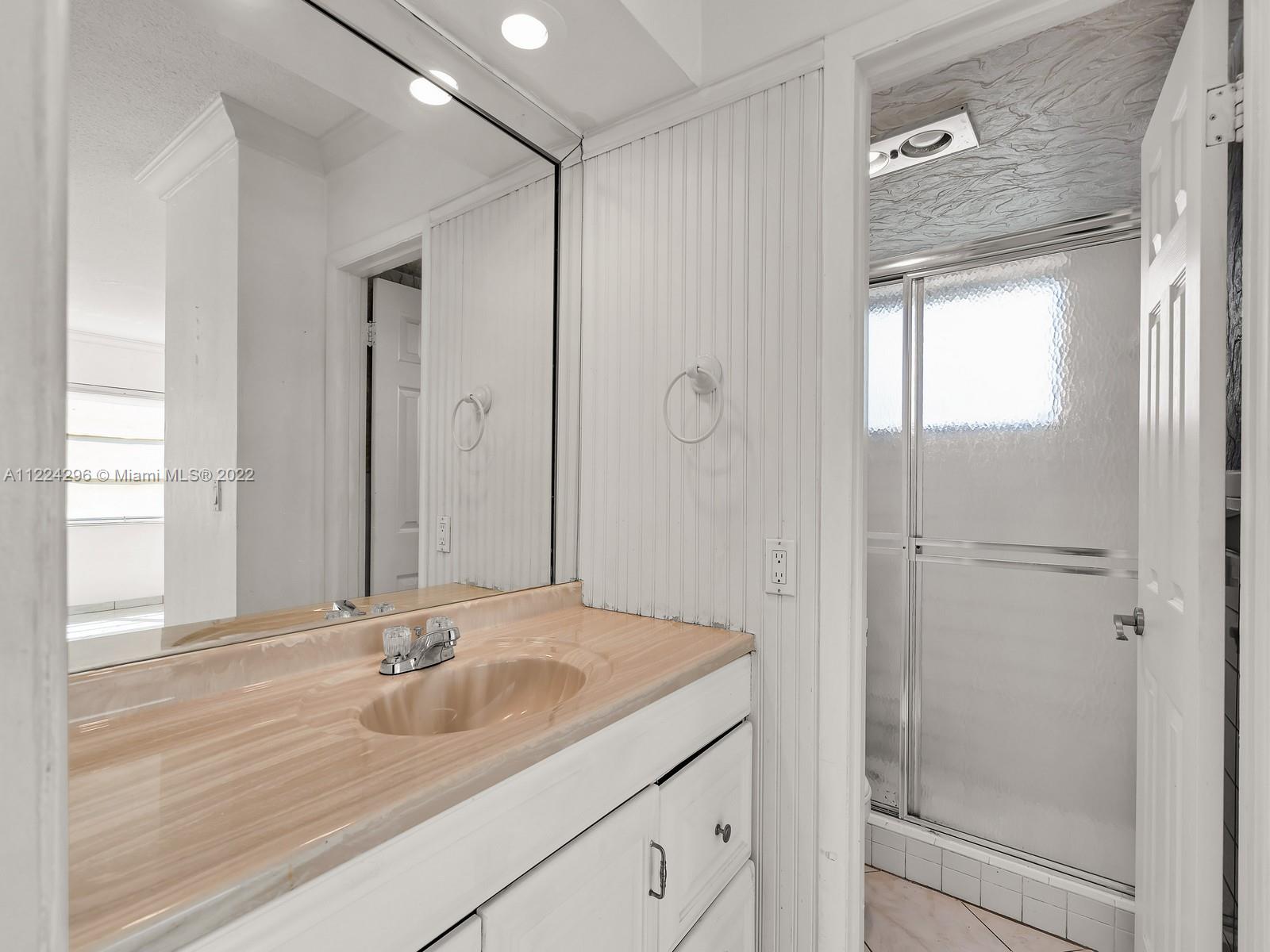 450 Paradise Isle Blvd Unit: 101