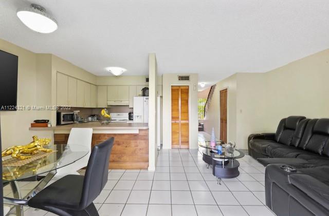 3622 SW 16th Ter Unit: 10