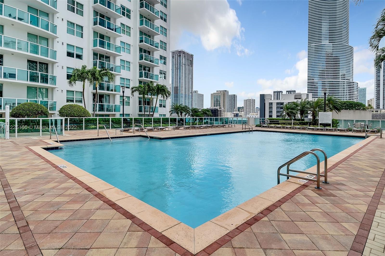31 SE 5th St Unit: 1407