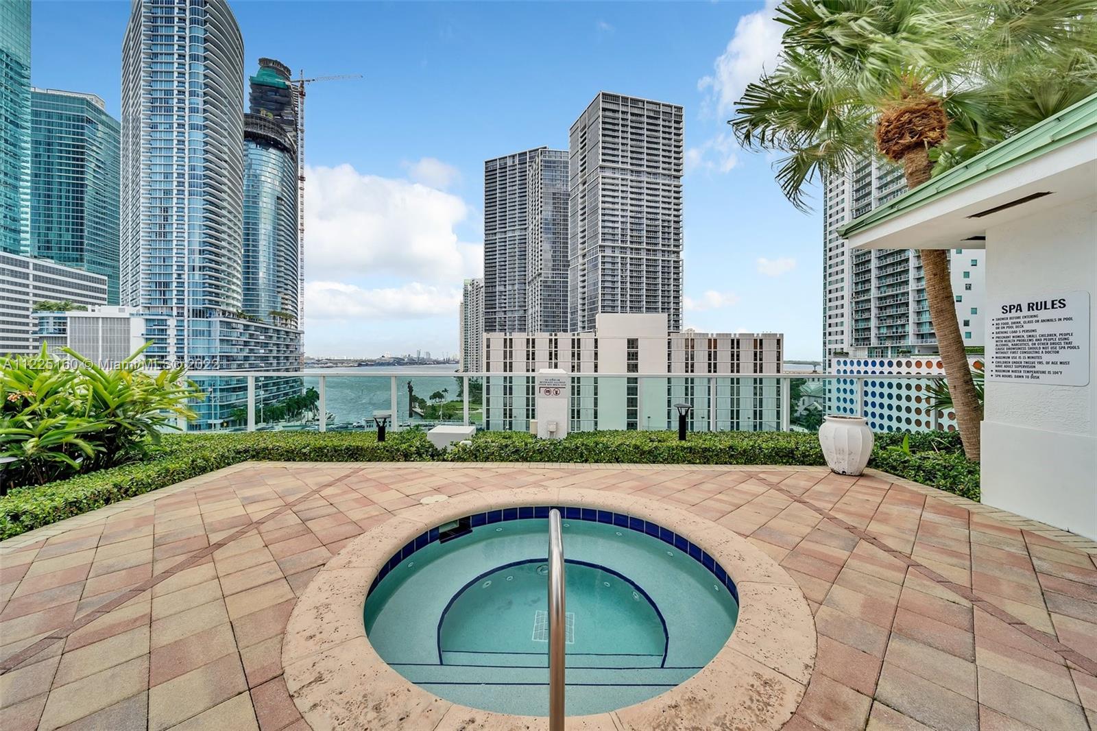 31 SE 5th St Unit: 1407