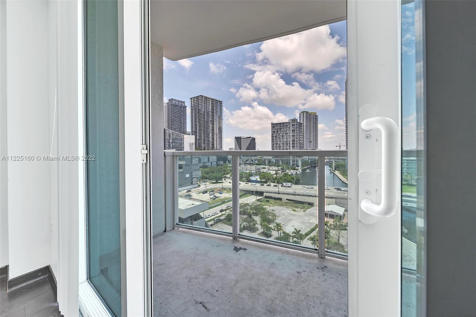 31 SE 5th St Unit: 1407