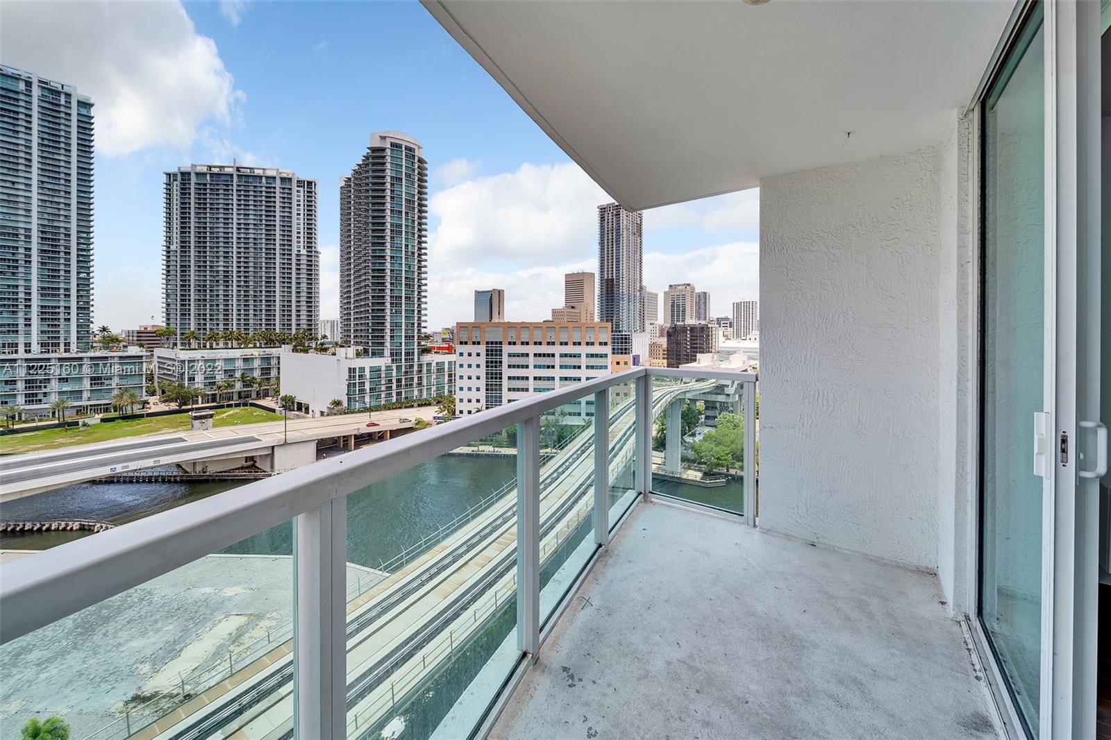 31 SE 5th St Unit: 1407