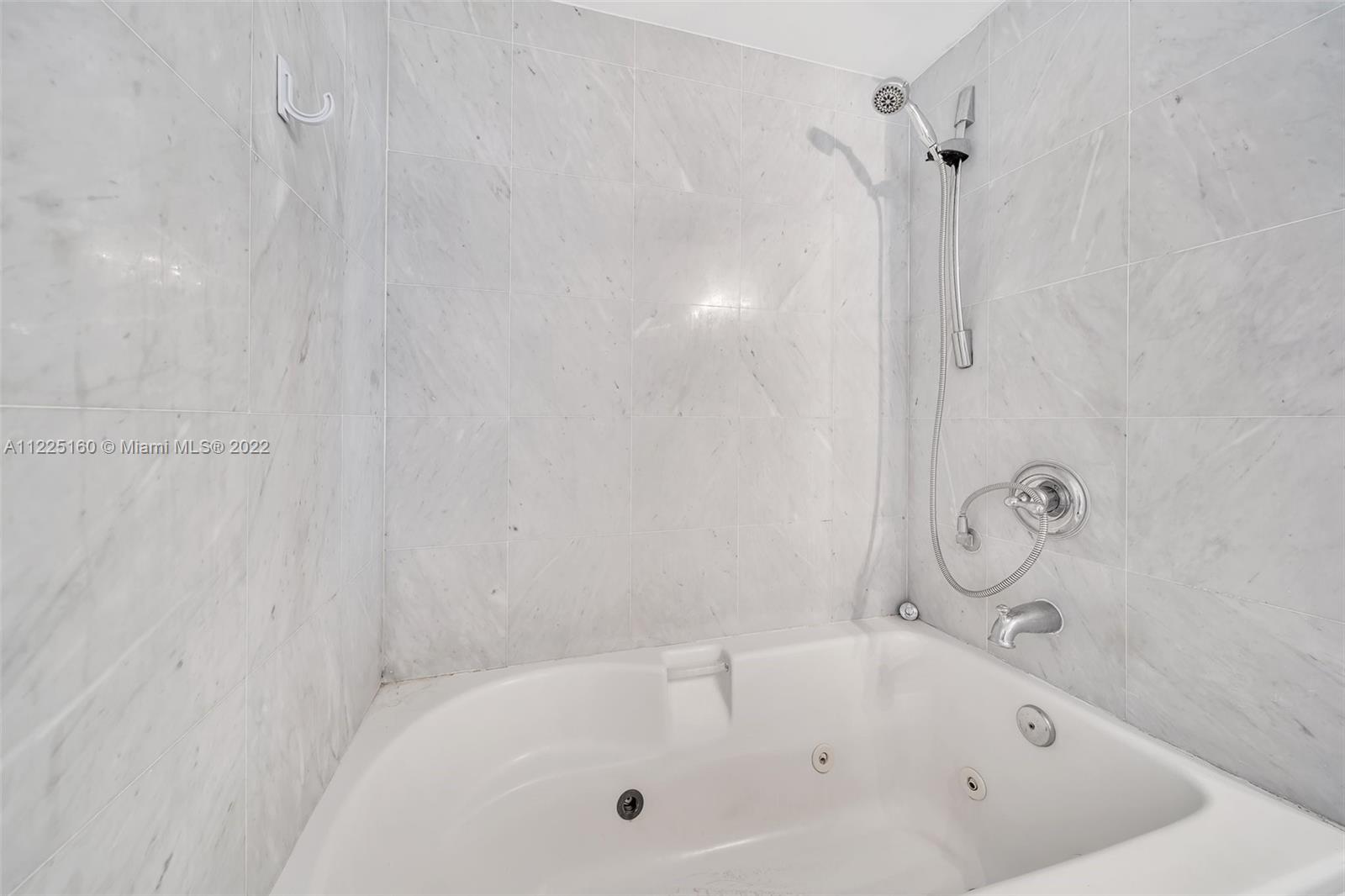 31 SE 5th St Unit: 1407