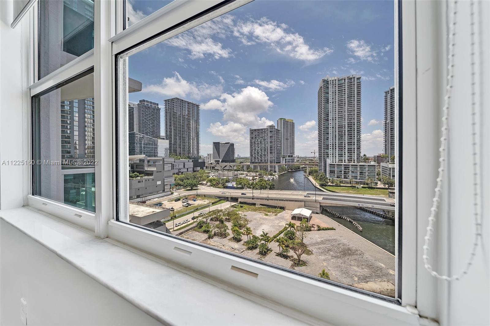 31 SE 5th St Unit: 1407