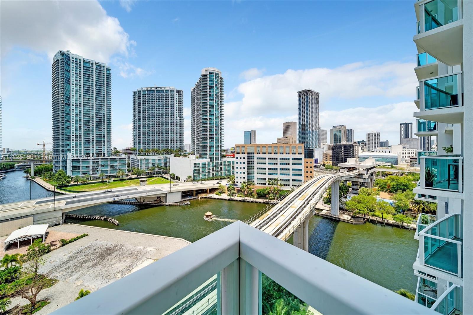 31 SE 5th St Unit: 1407