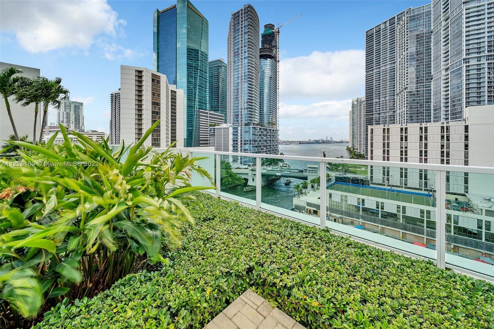 31 SE 5th St Unit: 1407