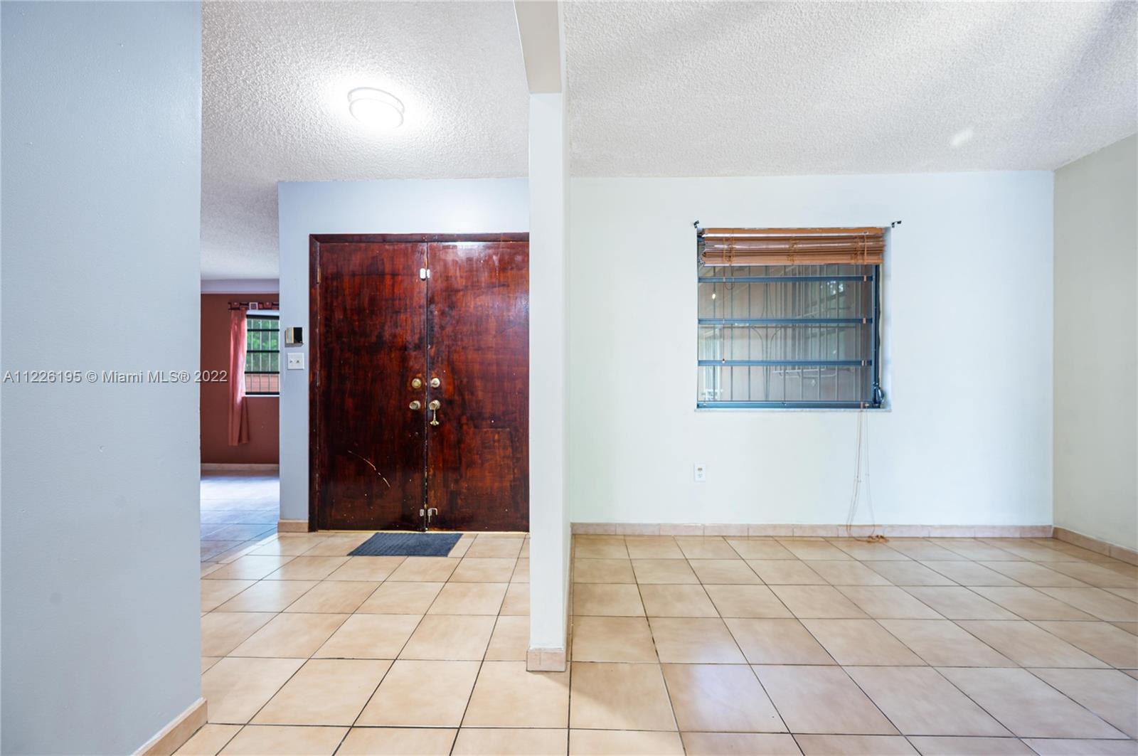 633 South Dr