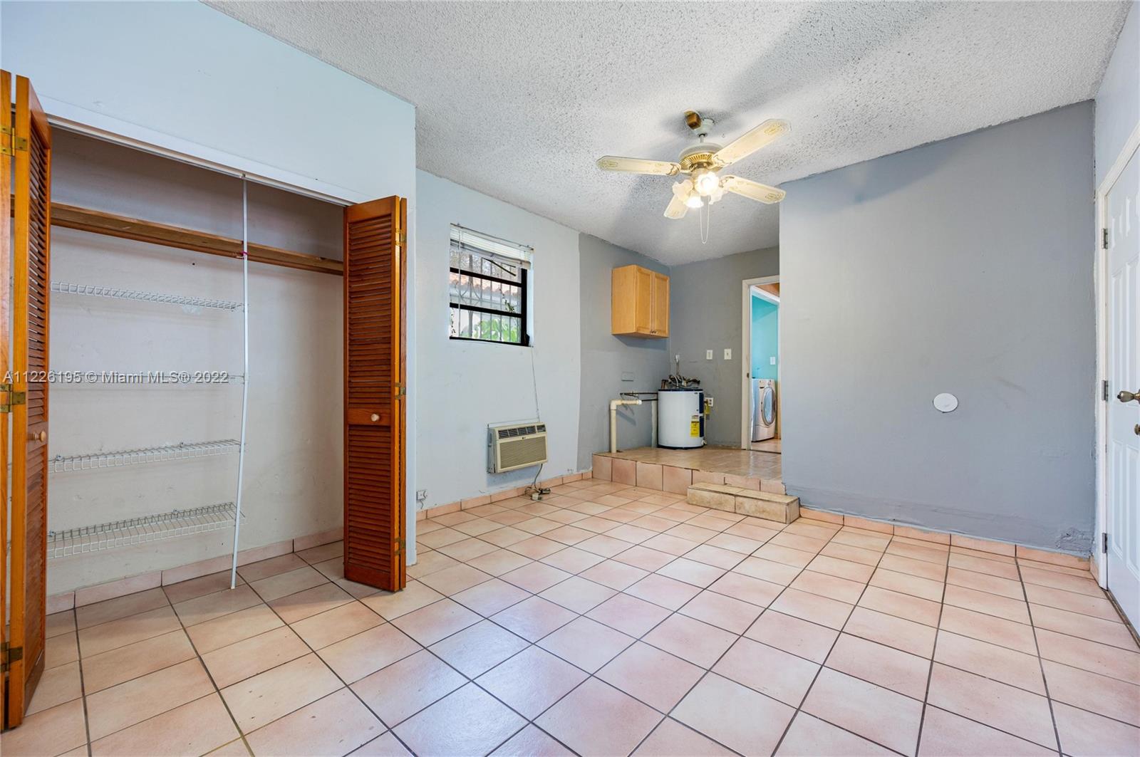 633 South Dr