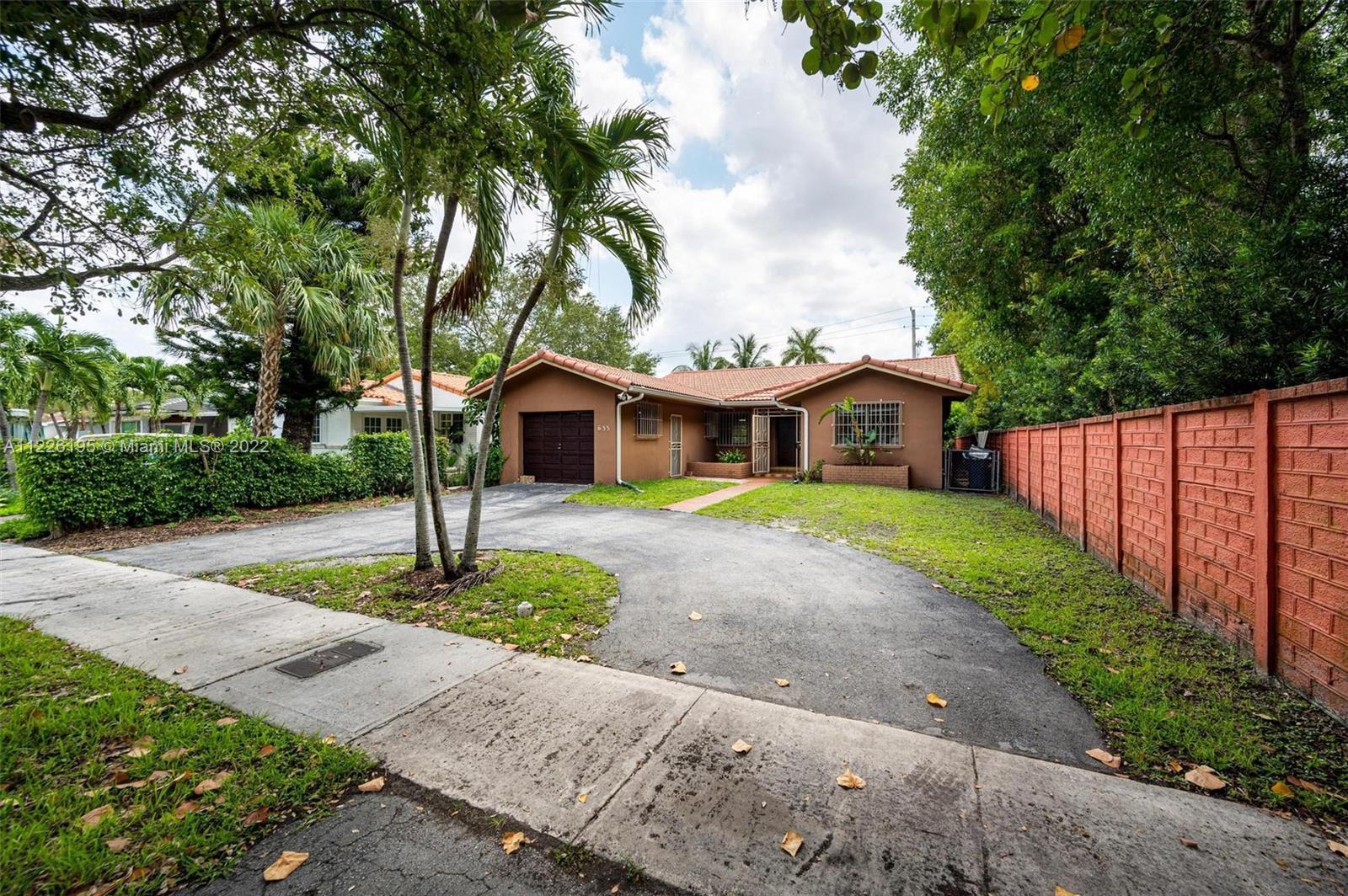 633 South Dr