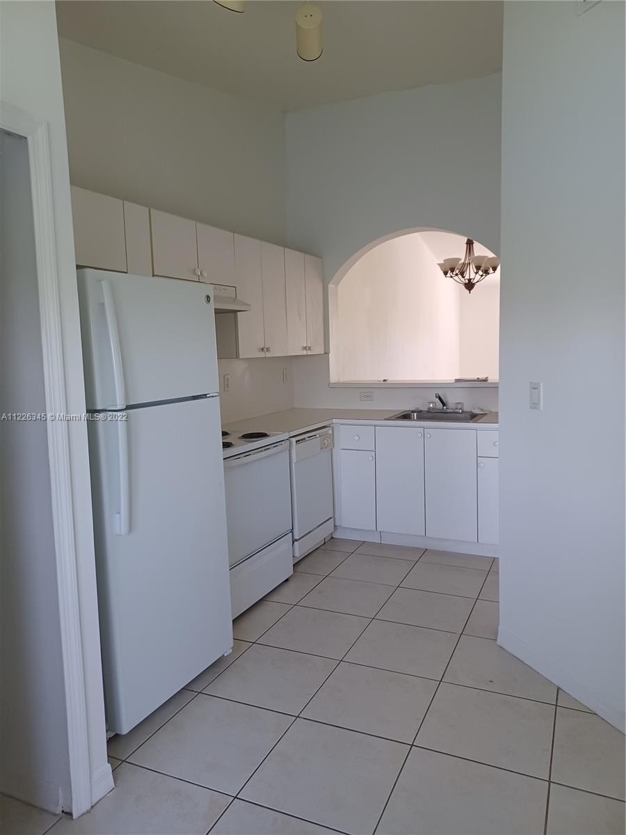1270 SE 26th St Unit: 205