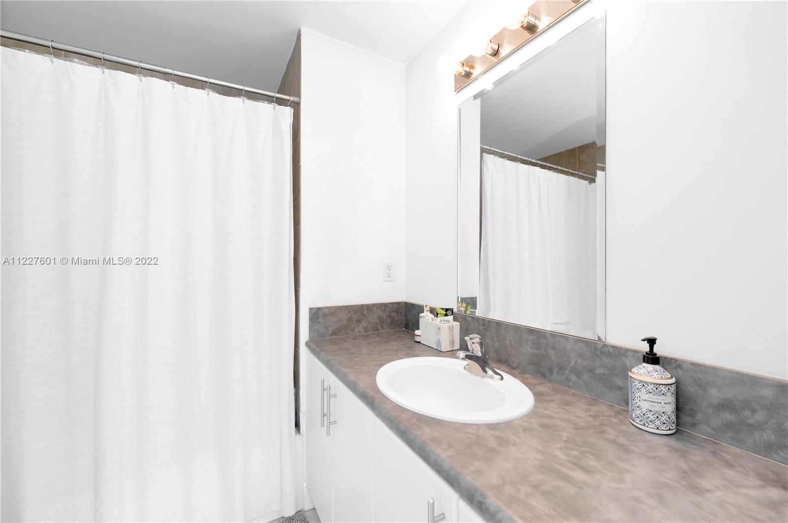 455 NE 25th St Unit: 610