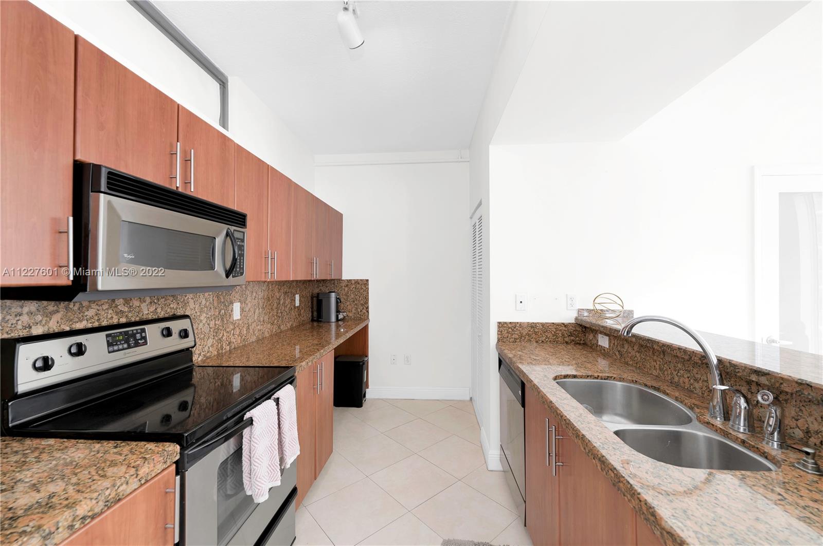 455 NE 25th St Unit: 610
